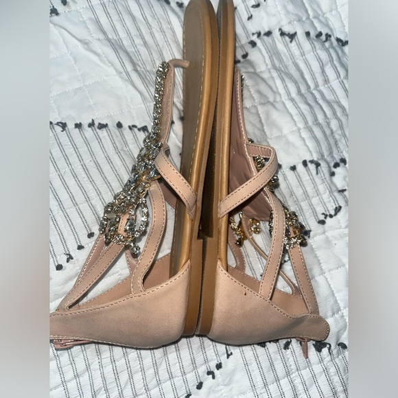 NWOT: Shoe Dazzle Caspar Jeweled Flat Sandal - Picture 5 of 9